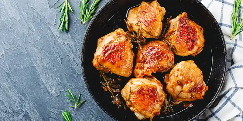 Get crispy skin on cooked chicken thighs